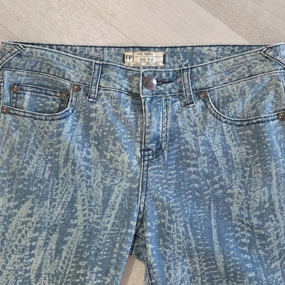 FREE PEOPLE 27 Ankle Zip Feathers Print Skinny Jean Size 29 - Picture 5 of 9